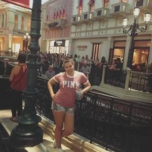 Meet your Posher, Elizabeth